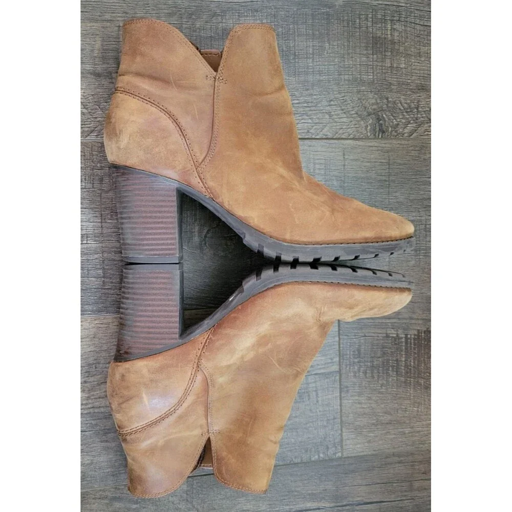 Clarks Ultimate Comfort Collection Leather Booties Size 9.5 M